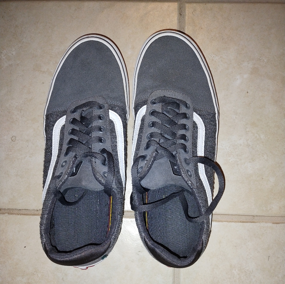 Size 12 men's Gray Vans with 2 different textures